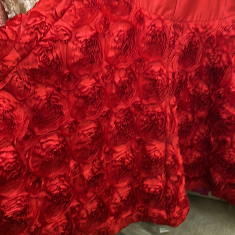 ❤️❤️❤️STUNNING RED ROSE GOWN - Picture 7 of 8